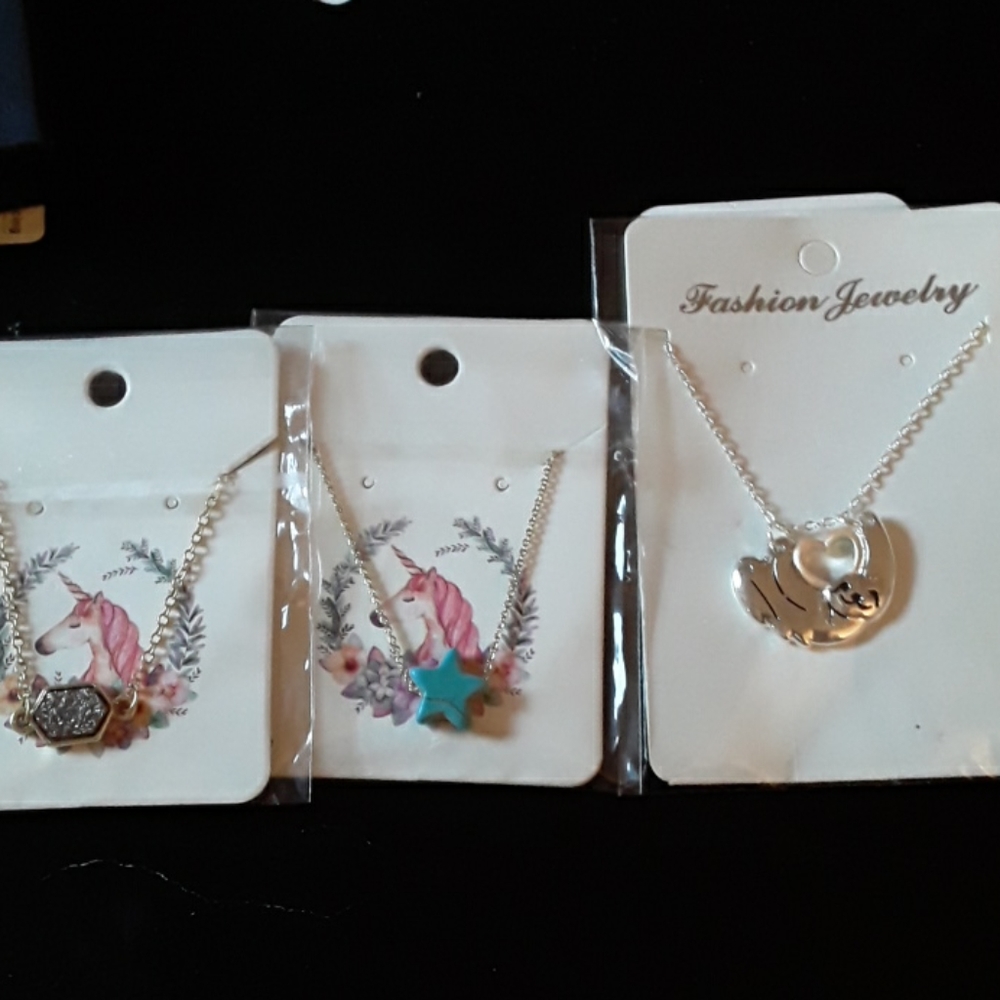 3 Piece Lot Of Girls Jewelry
